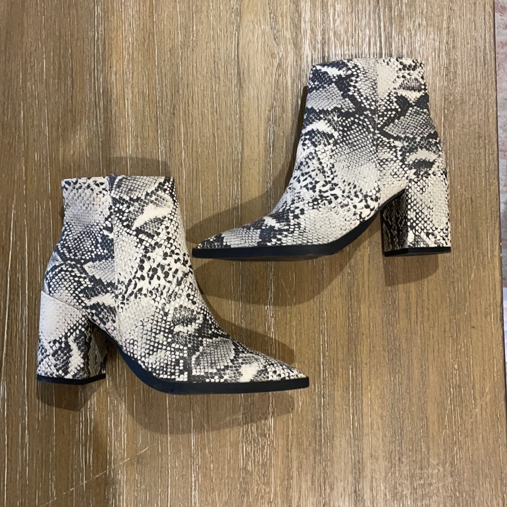 Qupid snakeskin booties